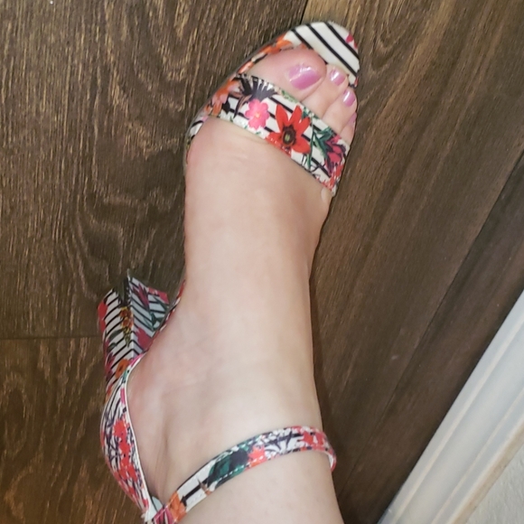 Floral chunky heels - Picture 4 of 4